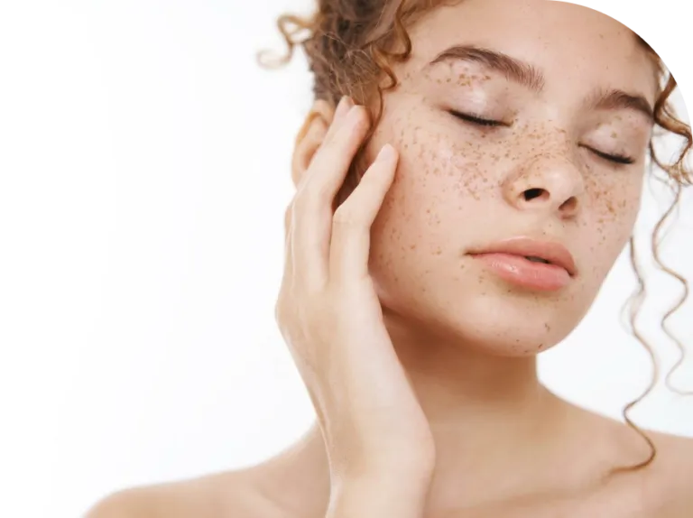 Traitement anti-pigmentation au Maya Skin & Brow Studio, Midtown Manhattan