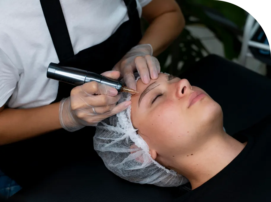 Microblading chez Maya Skin & Brow Studio, Midtown Manhattan