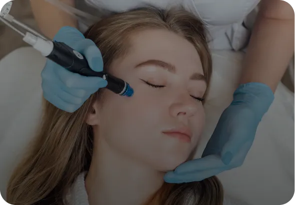 HydraFacial chez Maya Skin & Brow Studio, Midtown Manhattan
